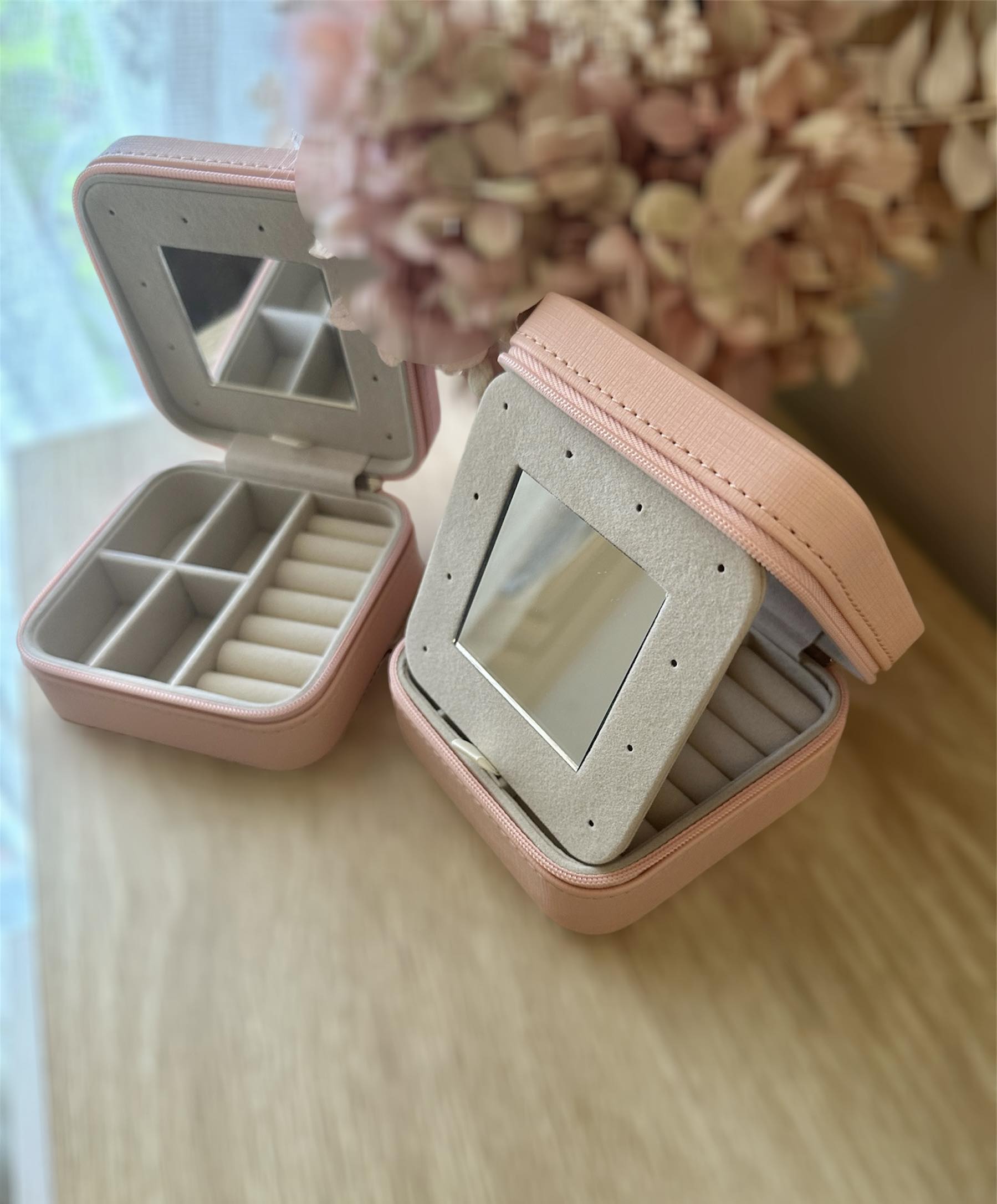 SQUARE JEWELLERY CASE - PINK FLIP