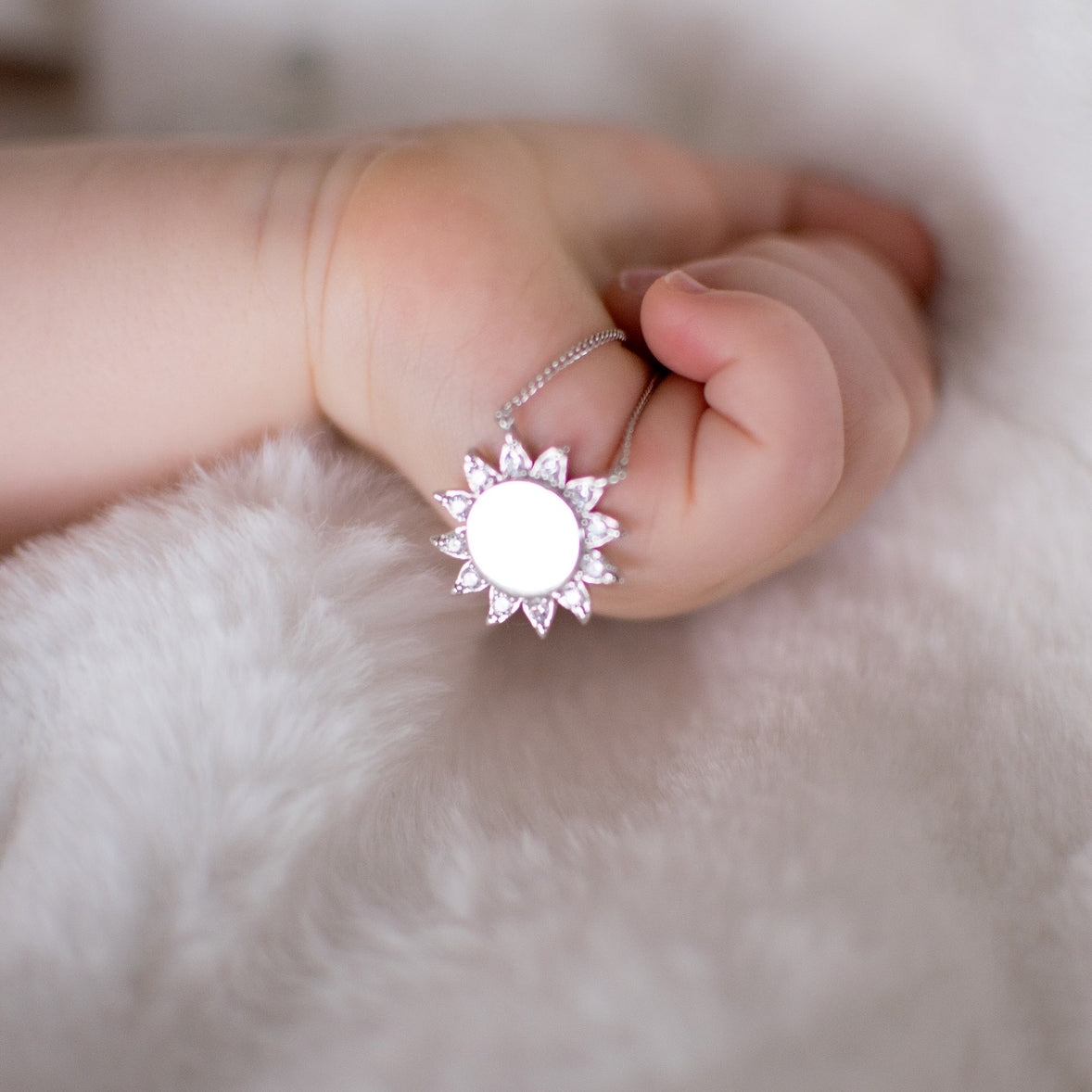 SUN PENDANT NECKLACE