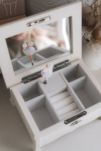 Classic Vintage-Inspired Musical Ballerina Jewellery Box
