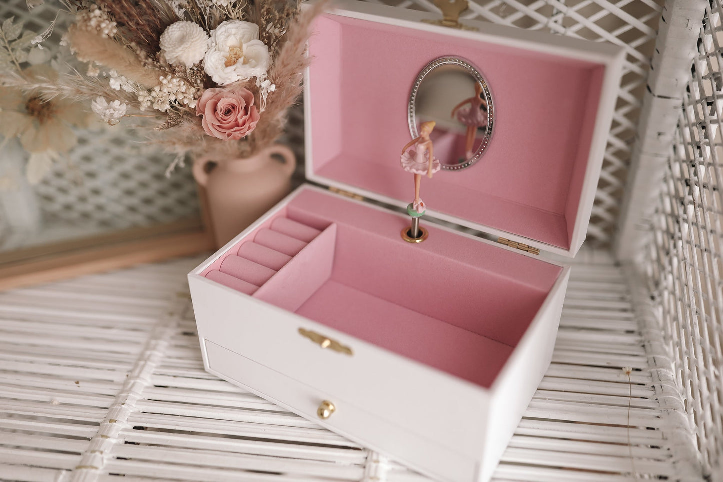 SECONDS MUSICAL BALLERINA JEWELLERY BOX - Daisy