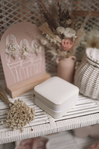 SQUARE JEWELLERY CASE - WHITE