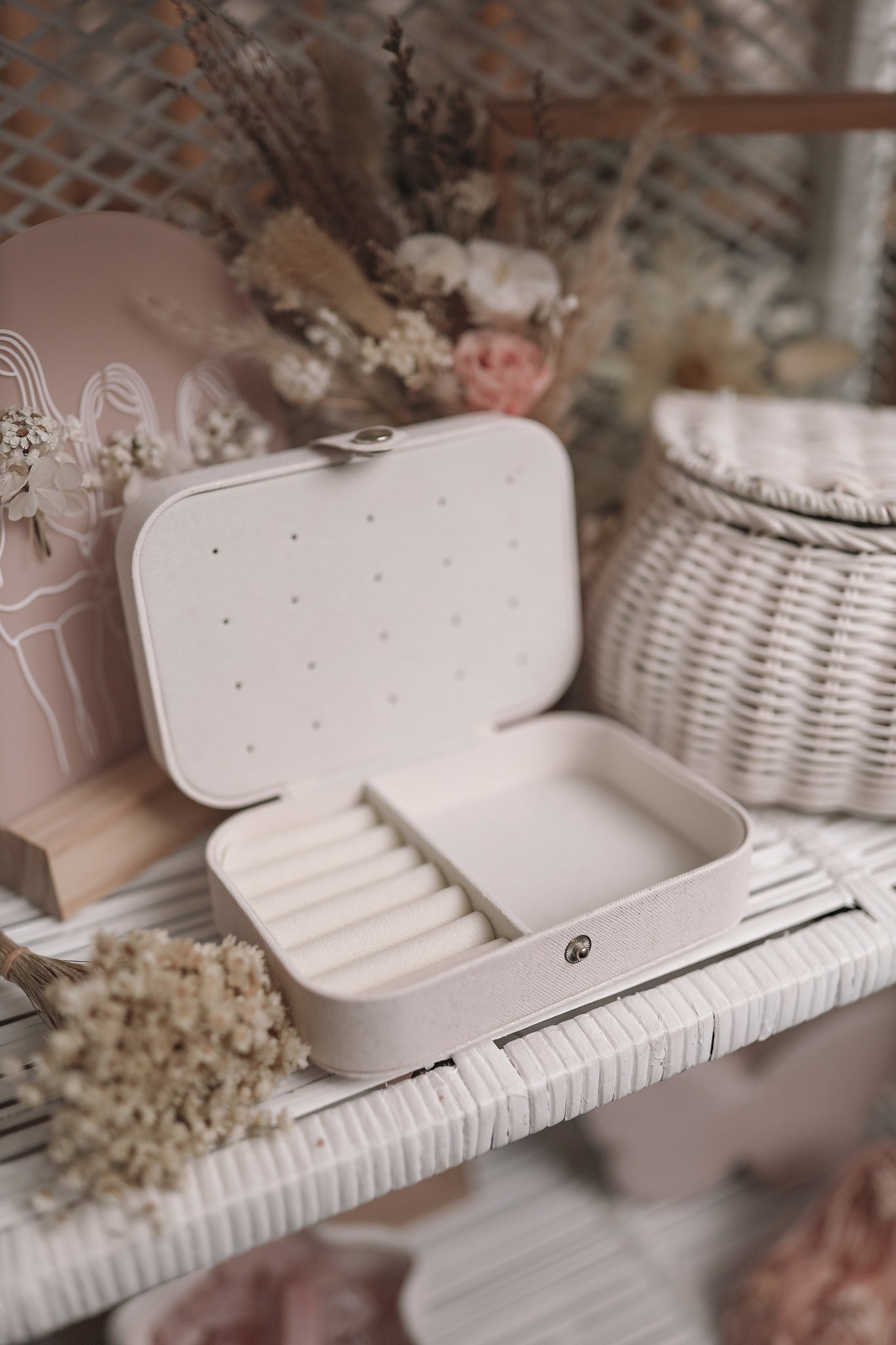 JEWELLERY CASE - WHITE